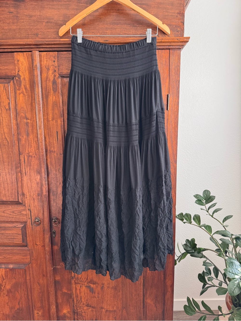 Coldwater Creek Black Tiered Maxi Skirt Petite Small Boho Crinkle Smocked Waist
